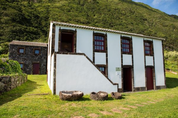 centro-de-interpretacao-da-faja-da-caldeira-de-santo-cristo