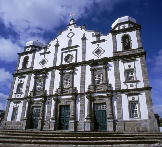 igreja-matriz-de-santa-cruz-das-flores -